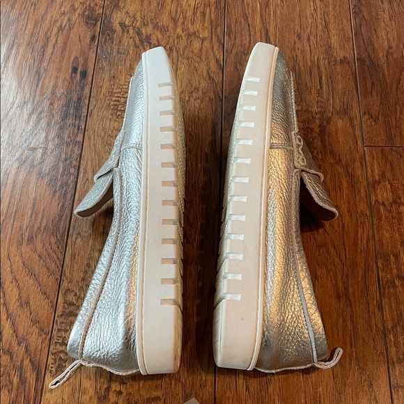 Vionic Uptown Penny Loafers Metallic Silver Leather 9.5 - Picture 10 of 13